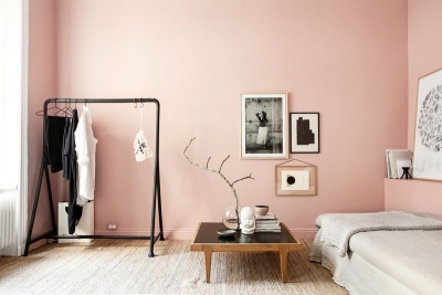 Das zarte Rosé der Trendfarbe &quot;Hortensie&quot; sorgt für eine leichte und gemütliche Stimmung in den eigenen vier Wänden.